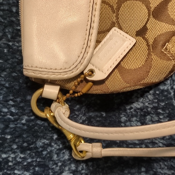 Coach Wristlet - Picture 3 of 6